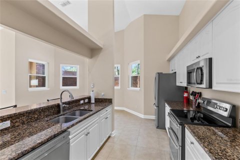 Villa ou maison à vendre à Altamonte Springs, Floride: 3 chambres, 225.75 m2 № 2131782 - photo 12