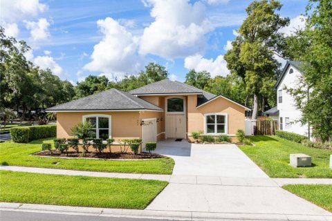 Villa ou maison à vendre à Altamonte Springs, Floride: 3 chambres, 225.75 m2 № 2131782 - photo 2