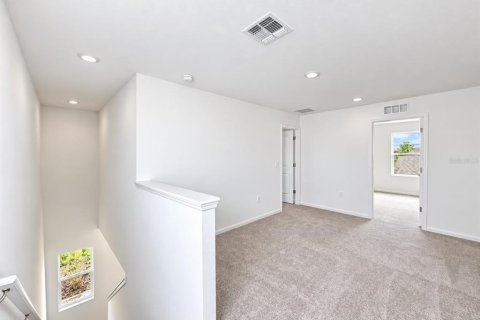 Villa ou maison à louer à Winter Haven, Floride: 6 chambres, 228.91 m2 № 2430958 - photo 8