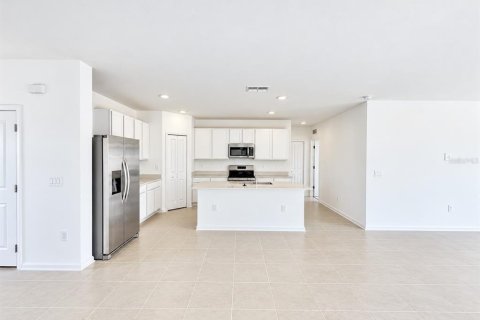 Villa ou maison à louer à Winter Haven, Floride: 6 chambres, 228.91 m2 № 2430958 - photo 5
