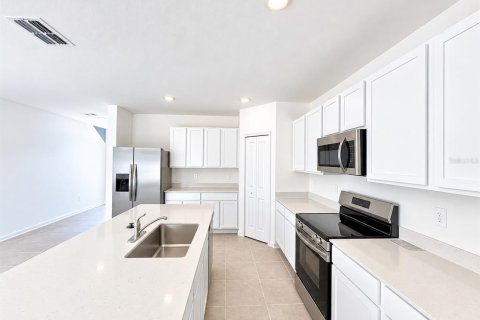Villa ou maison à louer à Winter Haven, Floride: 6 chambres, 228.91 m2 № 2430958 - photo 7