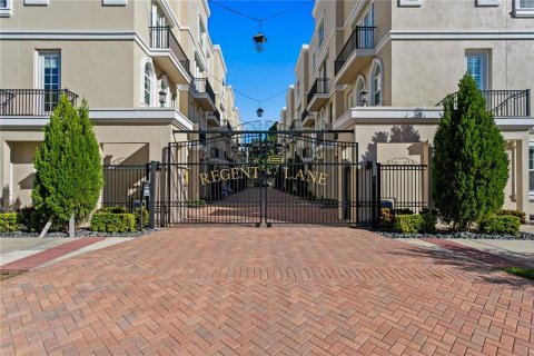 Touwnhouse à Saint Petersburg, Floride 3 chambres, 202.53 m2 № 2420469