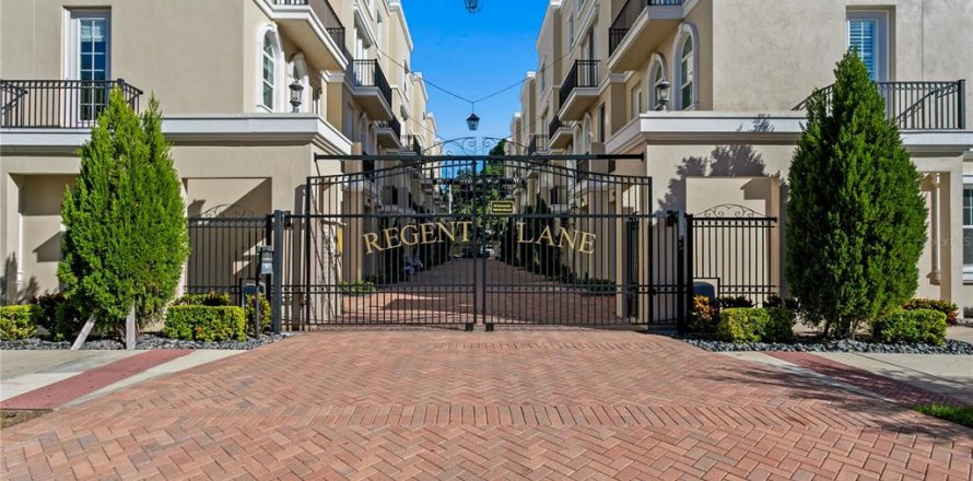 Touwnhouse à Saint Petersburg, Floride 3 chambres, 202.53 m2 № 2420469