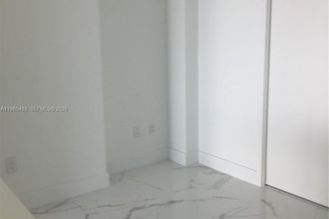Condominio en alquiler en Miami, Florida, 2 dormitorios, 119.47 m2 № 2052963 - foto 11