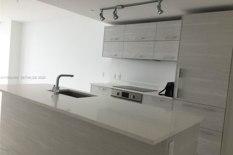 Condominio en alquiler en Miami, Florida, 2 dormitorios, 119.47 m2 № 2052963 - foto 13