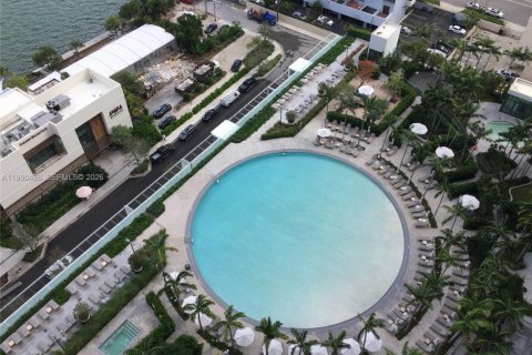 Condominio en alquiler en Miami, Florida, 2 dormitorios, 119.47 m2 № 2052963 - foto 4