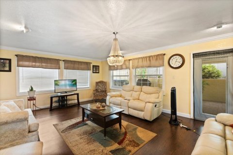 Casa en venta en Orlando, Florida, 4 dormitorios, 270.9 m2 № 1852486 - foto 2