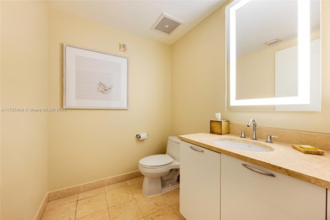 Condominio en venta en Fort Lauderdale, Florida, 1 dormitorio, 90.86 m2 № 1977124 - foto 20
