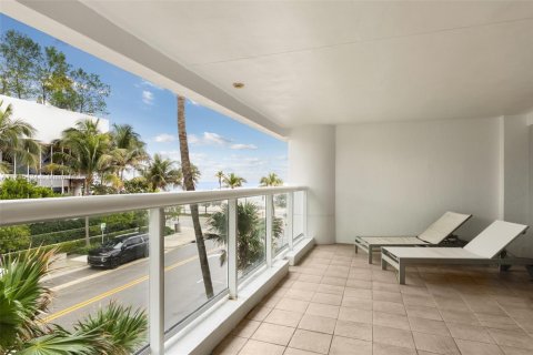 Condominio en venta en Fort Lauderdale, Florida, 1 dormitorio, 90.86 m2 № 1977124 - foto 2
