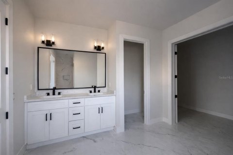 Villa ou maison à vendre à Port Charlotte, Floride: 4 chambres, 200.02 m2 № 2147910 - photo 6