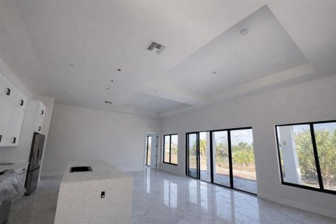 Villa ou maison à vendre à Port Charlotte, Floride: 4 chambres, 200.02 m2 № 2147910 - photo 10