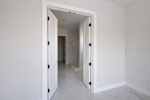 Villa ou maison à vendre à Port Charlotte, Floride: 4 chambres, 200.02 m2 № 2147910 - photo 16