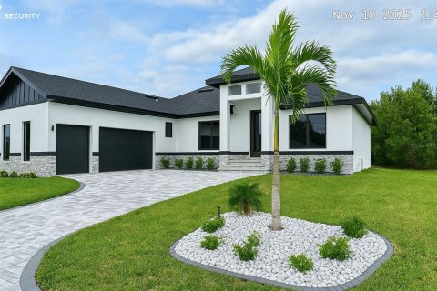 Villa ou maison à Port Charlotte, Floride 4 chambres, 200.02 m2 № 2147910