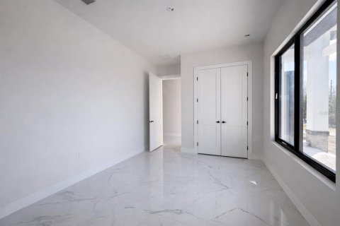 Villa ou maison à vendre à Port Charlotte, Floride: 4 chambres, 200.02 m2 № 2147910 - photo 17