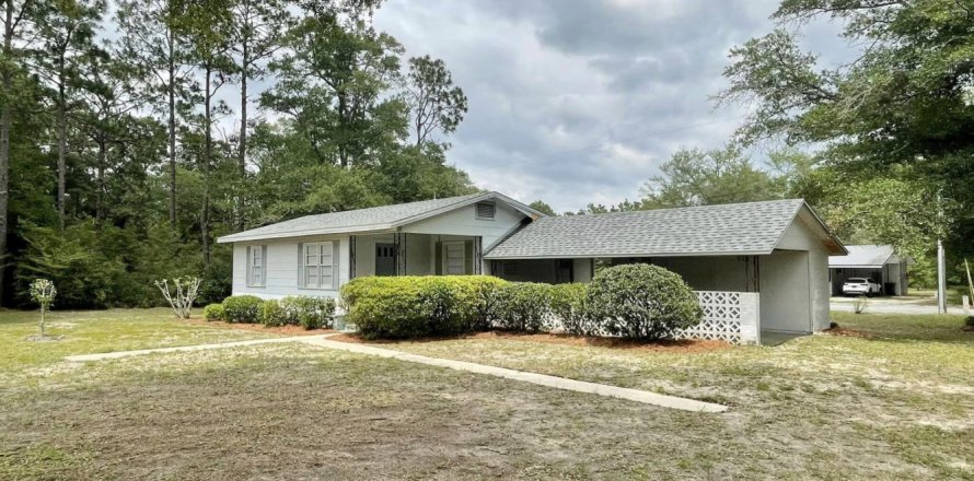 Villa ou maison à De Funiak Springs, Floride 2 chambres, 70.98 m2 № 561537
