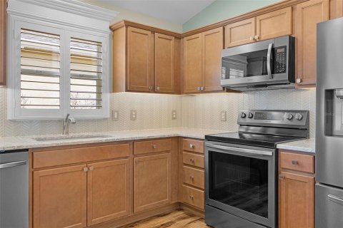 House in The Villages, Florida 3 bedrooms, 130.06 sq.m. № 2322885 - photo 15