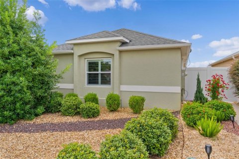 House in The Villages, Florida 3 bedrooms, 130.06 sq.m. № 2322885 - photo 3