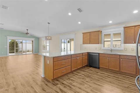 House in The Villages, Florida 3 bedrooms, 130.06 sq.m. № 2322885 - photo 13