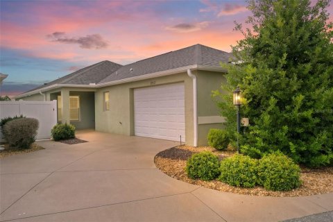 House in The Villages, Florida 3 bedrooms, 130.06 sq.m. № 2322885