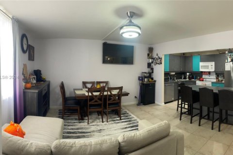 Condominio en venta en Aventura, Florida, 2 dormitorios, 120.12 m2 № 1764589 - foto 1