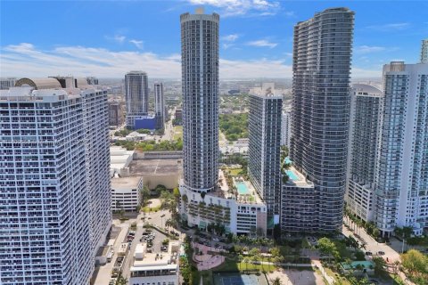 Condo in Miami, Florida  № 1938473 - photo 22