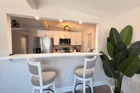Villa ou maison à vendre à Tampa, Floride: 4 chambres, 128.67 m2 № 2138976 - photo 10