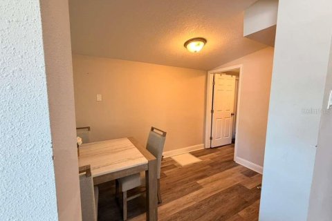 Villa ou maison à vendre à Tampa, Floride: 4 chambres, 128.67 m2 № 2138976 - photo 13