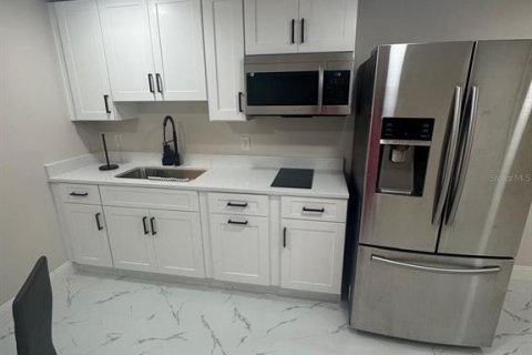 Villa ou maison à vendre à Tampa, Floride: 4 chambres, 128.67 m2 № 2138976 - photo 24