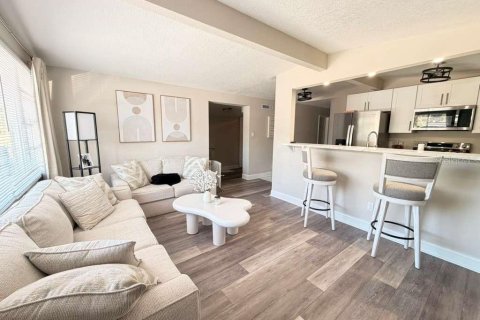 Villa ou maison à vendre à Tampa, Floride: 4 chambres, 128.67 m2 № 2138976 - photo 8