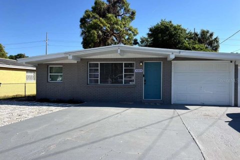 Casa en Tampa, Florida 4 dormitorios, 128.67 m2 № 2138976