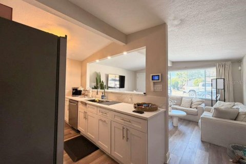 Villa ou maison à vendre à Tampa, Floride: 4 chambres, 128.67 m2 № 2138976 - photo 9
