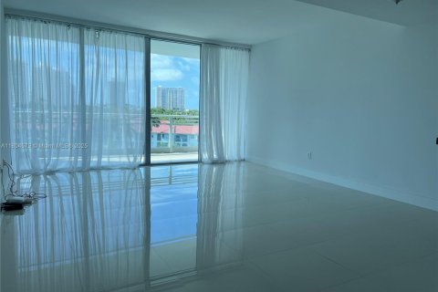 Condominio en venta en Aventura, Florida, 1 dormitorio, 112.78 m2 № 1935100 - foto 9