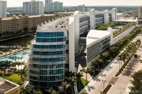 Condominio en venta en Aventura, Florida, 1 dormitorio, 112.78 m2 № 1935100 - foto 2