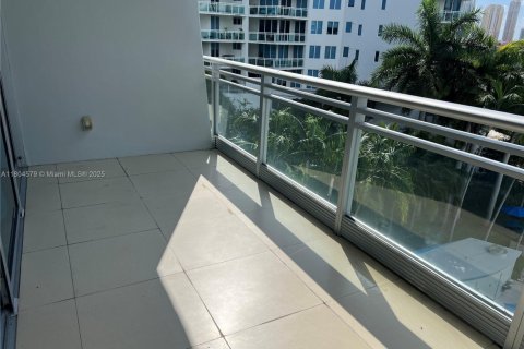 Condominio en venta en Aventura, Florida, 1 dormitorio, 112.78 m2 № 1935100 - foto 19