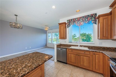 Townhouse in Tampa, Florida 3 bedrooms, 235.97 sq.m. № 2373830 - photo 17