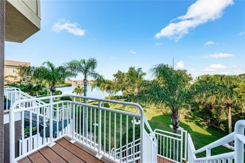 Townhouse in Tampa, Florida 3 bedrooms, 235.97 sq.m. № 2373830 - photo 18