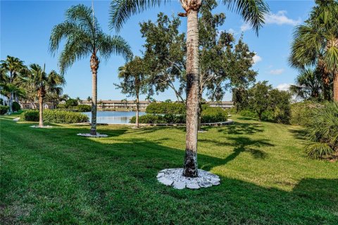 Townhouse in Tampa, Florida 3 bedrooms, 235.97 sq.m. № 2373830 - photo 6