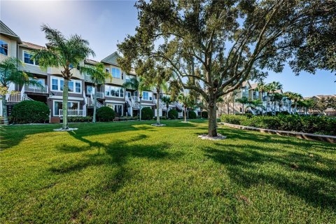 Townhouse in Tampa, Florida 3 bedrooms, 235.97 sq.m. № 2373830 - photo 30