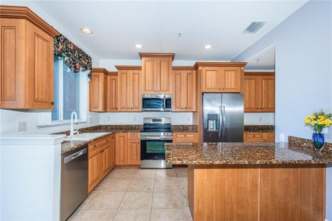 Townhouse in Tampa, Florida 3 bedrooms, 235.97 sq.m. № 2373830 - photo 15