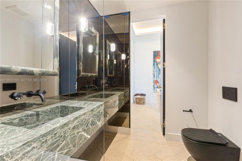 Купить виллу или дом в Майами-Бич, Флорида 6 спален, 478.54м2, № 2080902 - фото 25