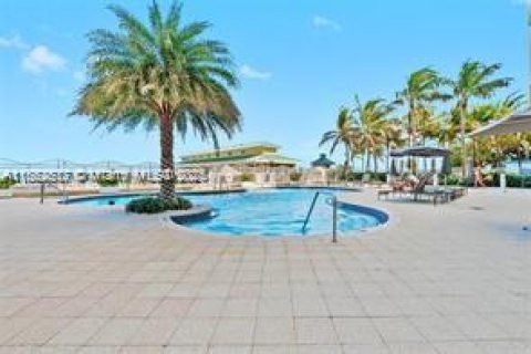 Copropriété à louer à Sunny Isles Beach, Floride: 1 chambre, 92.9 m2 № 2022891 - photo 18