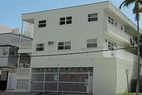 Condo in Miami Beach, Florida, 1 bedroom  № 2074926 - photo 19