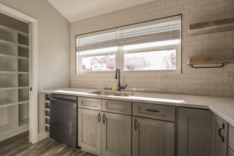 Купить кондоминиум в Саммерфилд, Флорида 3 комнаты, 102.1м2, № 1546091 - фото 11