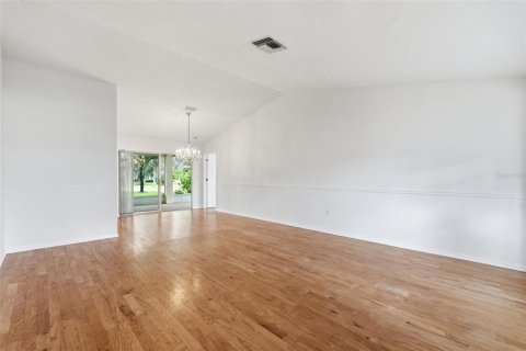 House in Trinity, Florida 2 bedrooms, 170.66 sq.m. № 2122785 - photo 10