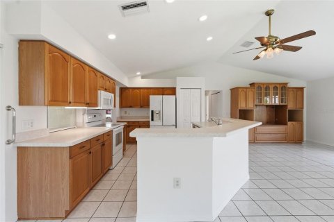 House in Trinity, Florida 2 bedrooms, 170.66 sq.m. № 2122785 - photo 16