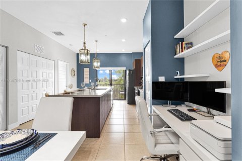 Condo in Doral, Florida, 2 bedrooms  № 1696607 - photo 3