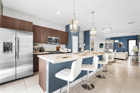 Condo in Doral, Florida, 2 bedrooms  № 1696607 - photo 5
