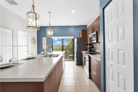 Condo in Doral, Florida, 2 bedrooms  № 1696607 - photo 15