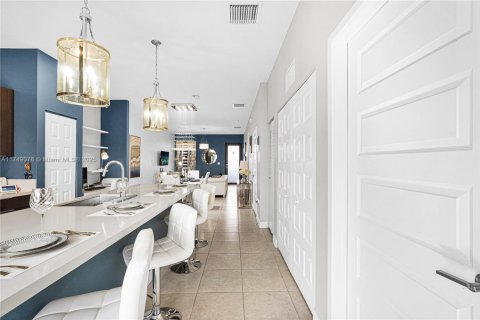 Condo in Doral, Florida, 2 bedrooms  № 1696607 - photo 17