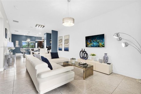 Condo in Doral, Florida, 2 bedrooms  № 1696607 - photo 20
